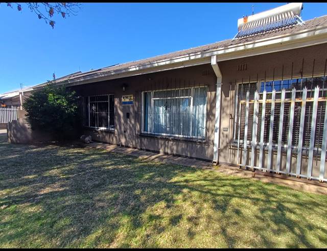 3 BEDROOM HOUSE FOR SALE IN VANDERBIJLPARK SE 1